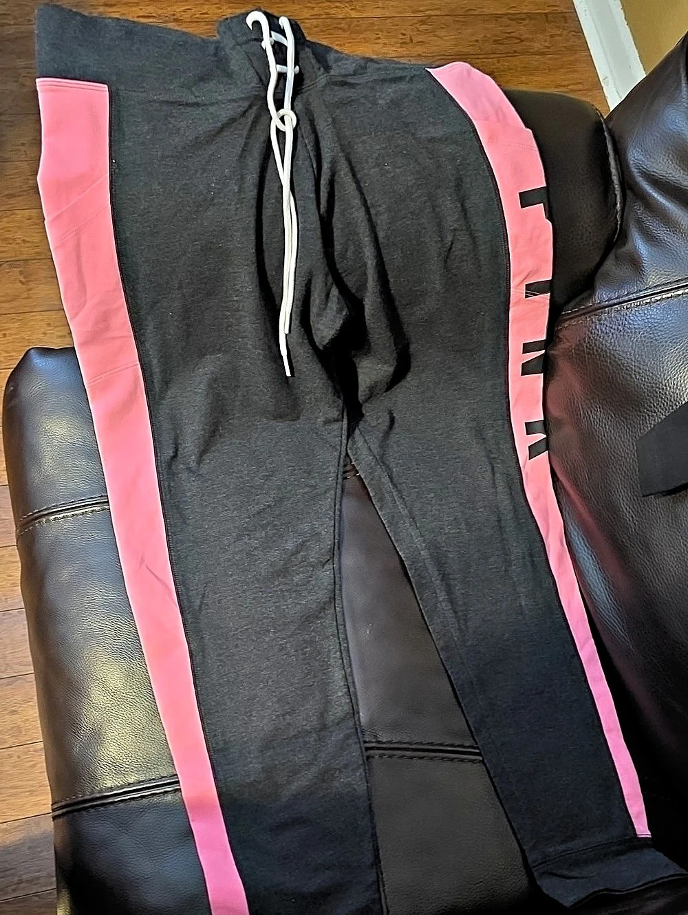 PINK Color Block Leggings in Black & Size Large Like New